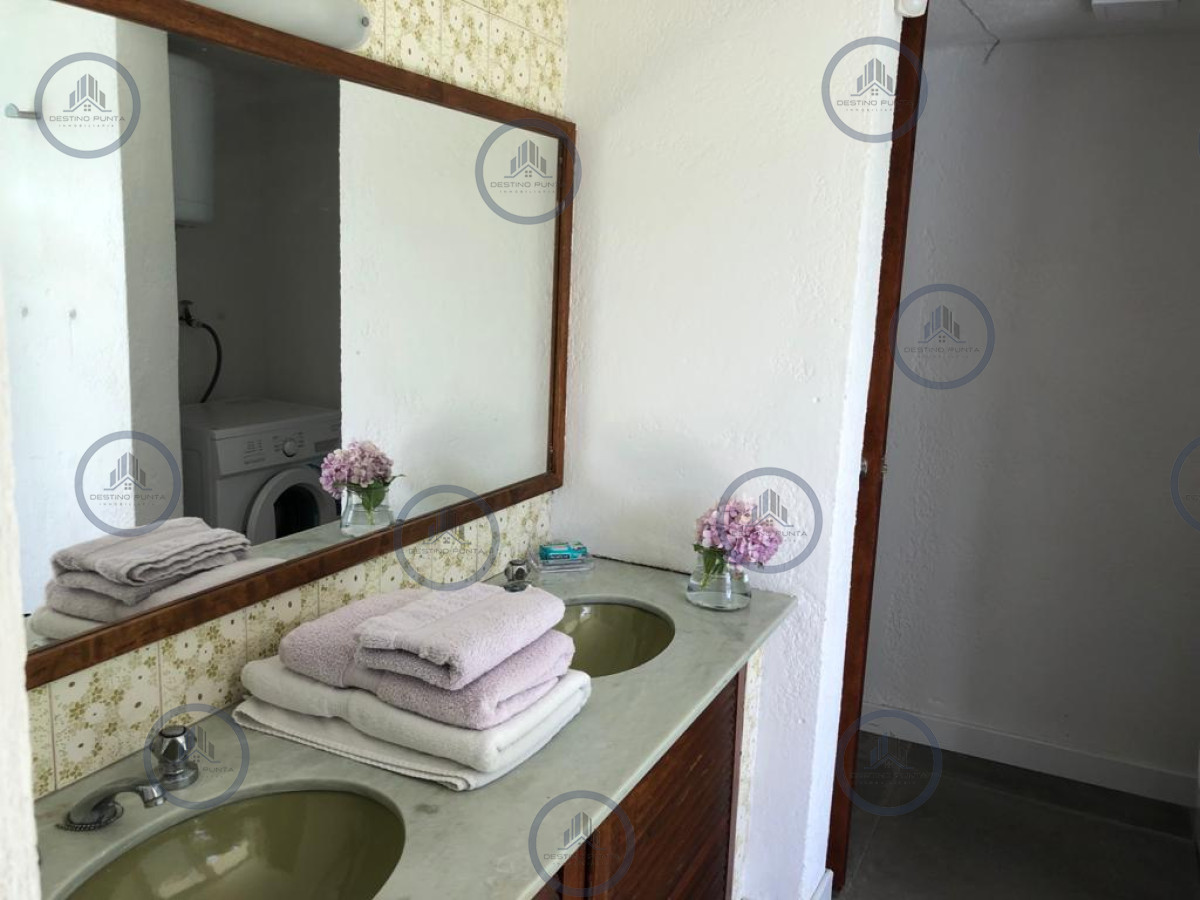 Casa ID.865 - Excelente Casa de 7 Dormitorios, Piscina, Barbacoa y Dependencia en Punta del Este
