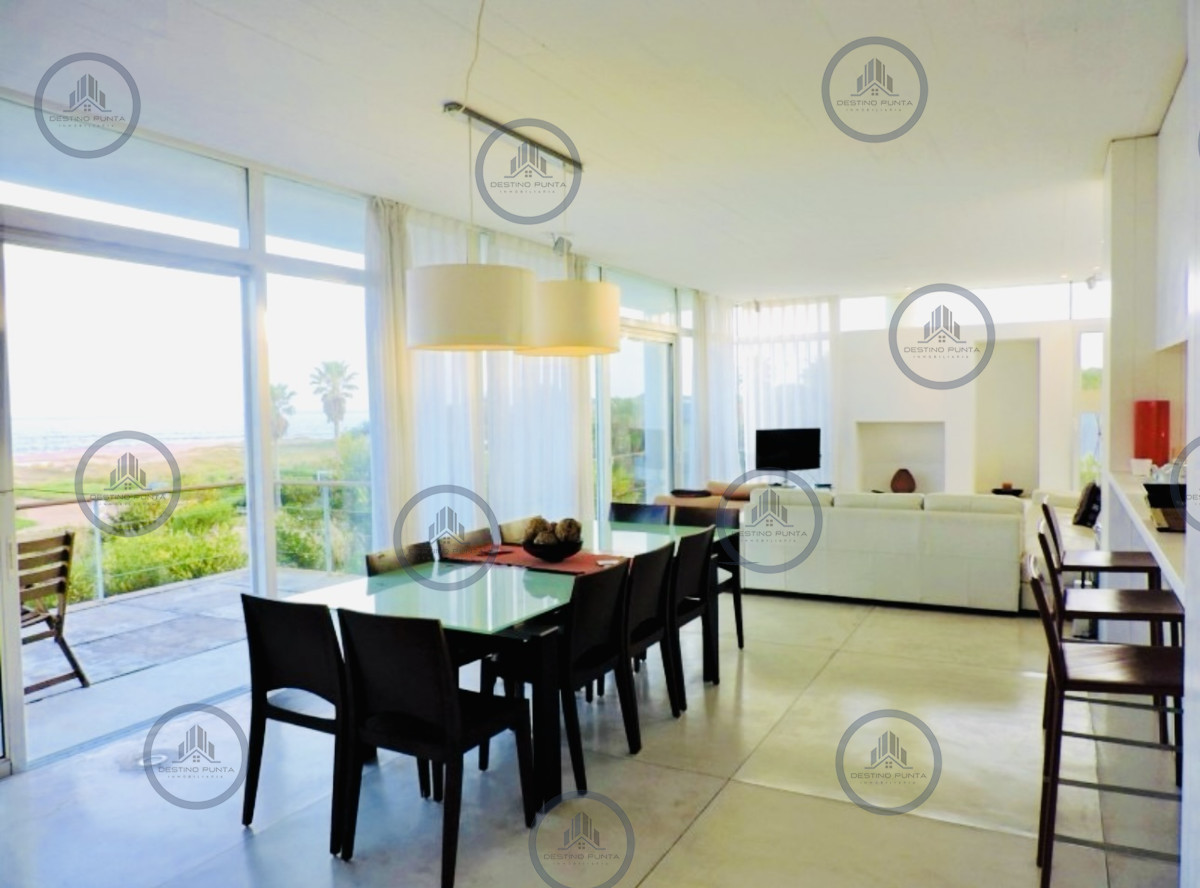 Excelente casa minimalista a pasos de la playa en Punta piedras, manantiales — fotografía 2