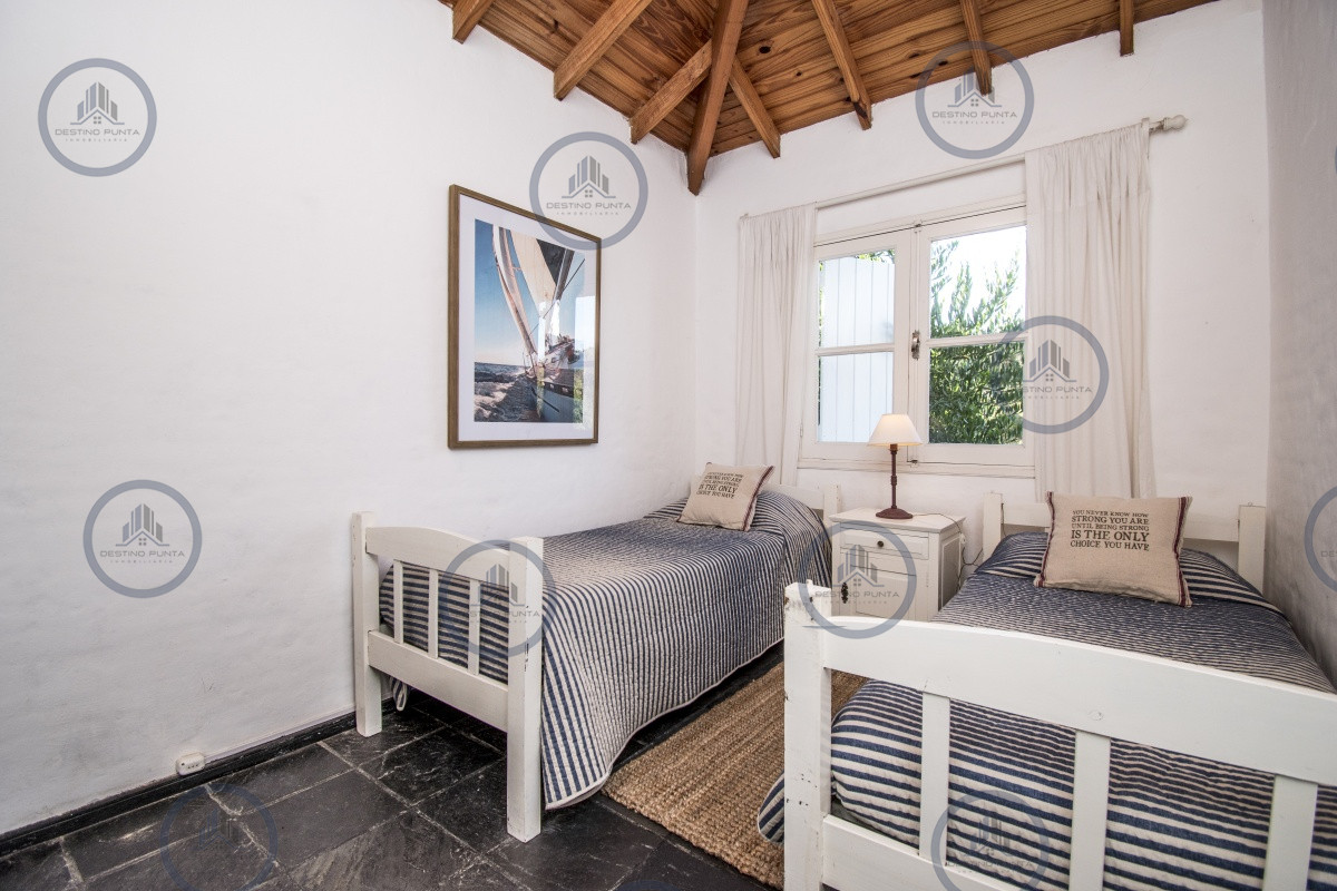 Casa ID.393 - Excelente Casa de 4 Dormitorios con Piscina y Parrillero en Montoya, La Barra