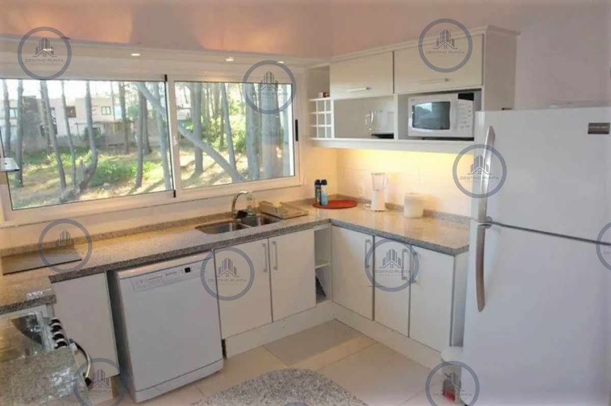 Casa ID.978 - Excelente Casa de 6 Dormitorios y Piscina en Montoya, La Barra