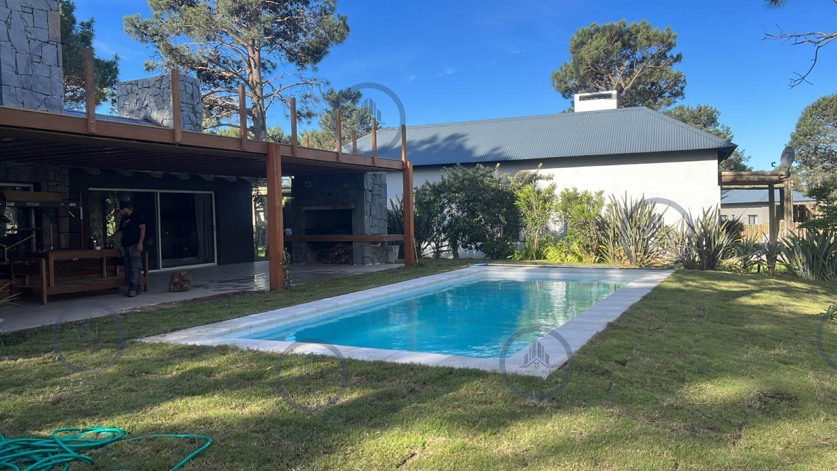 Casa ID.1996 - Excelente casa moderna de 4 Dormitorios más dependencia en barrio privado Pinar del Faro, José Ignacio 