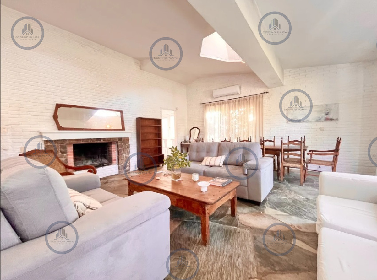Casa ID.3109 - Cómoda Casa de 5 Dormitorios, Parrillero y Gran Jardín en San Rafael, Punta del Este