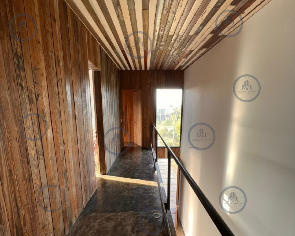 Casa ID.1370 - Venta y alquiler temporario de maravillosa casa a pasos del Mar con cinco dormitorios en suite, Punta Piedras, Manantiales