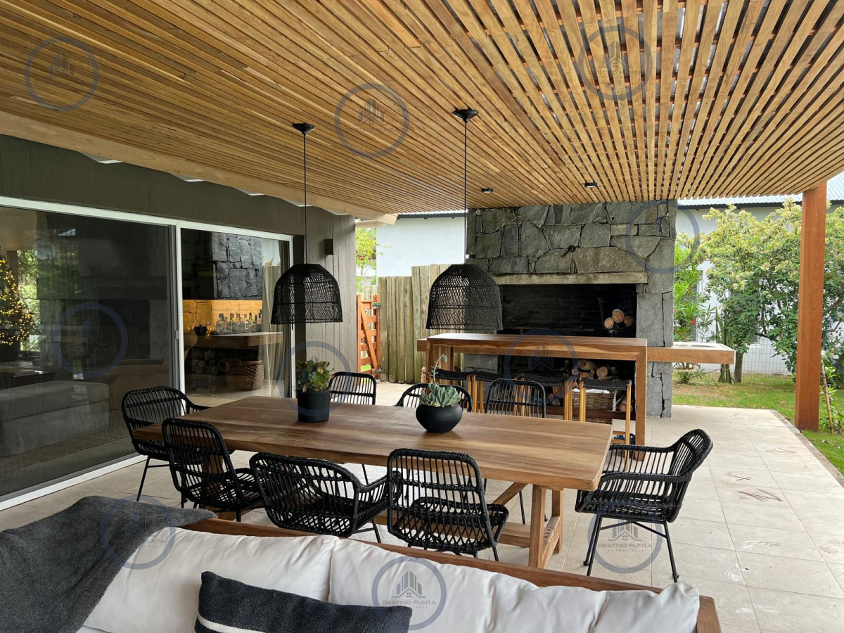 Casa ID.1996 - Excelente casa moderna de 4 Dormitorios más dependencia en barrio privado Pinar del Faro, José Ignacio 