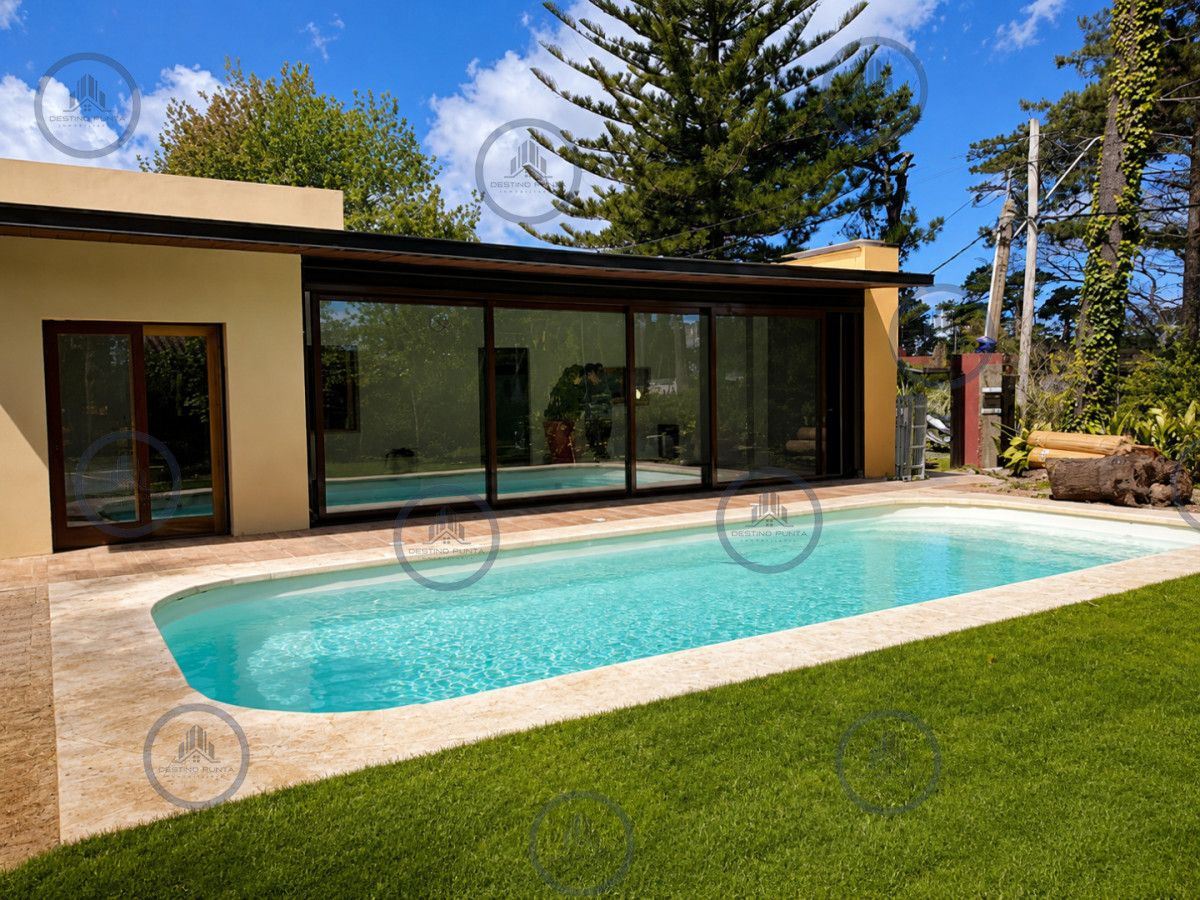 Casa de 4 Dormitorios, Piscina Climatizada y Barbacoa a solo 500 metros del mar - Playa Mansa, Punta del Este — fotografía 1