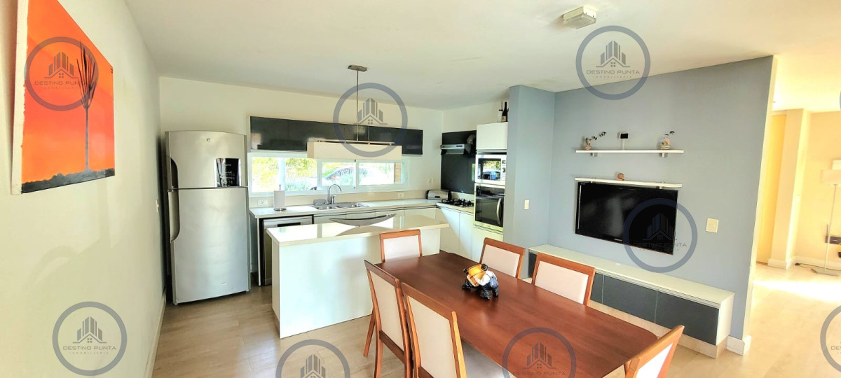 Casa ID.2392 - Casa moderna de 5 dormitorios y Piscina Climatizada en Punta del Este