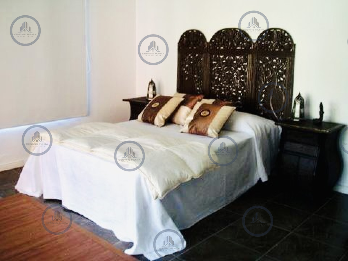 Casa ID.2822 - Casa en barrio privado Laguna Blanca 5 dormitorios más dependencia con piscina 