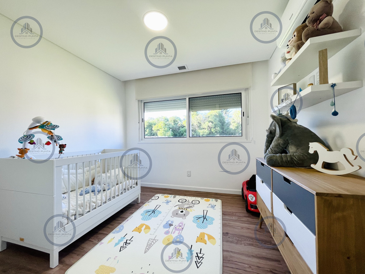 Casa ID.2333 - Moderna Casa de 4 Dormitorios, Piscina Climatizada y Parrillero en Punta Ballena, Barrio Semi Privado