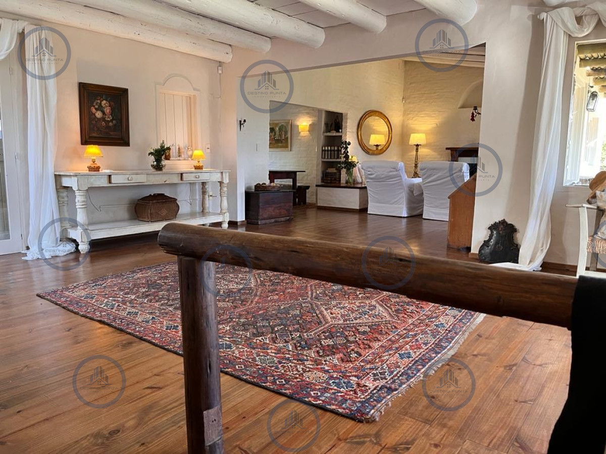 Casa de 4 dormitorios en José Ignacio a metros de playa Mansa — fotografía 3
