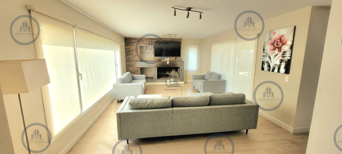 Casa ID.2392 - Casa moderna de 5 dormitorios y Piscina Climatizada en Punta del Este