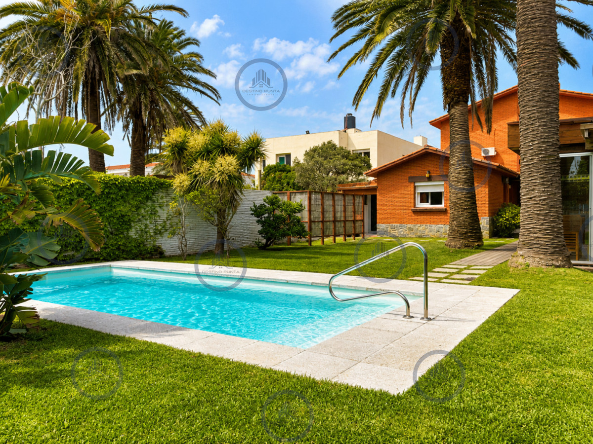 Espectacular Casa de 6 Dormitorios, Piscina y Barbacoa en la Península de Punta del Este — fotografía 3