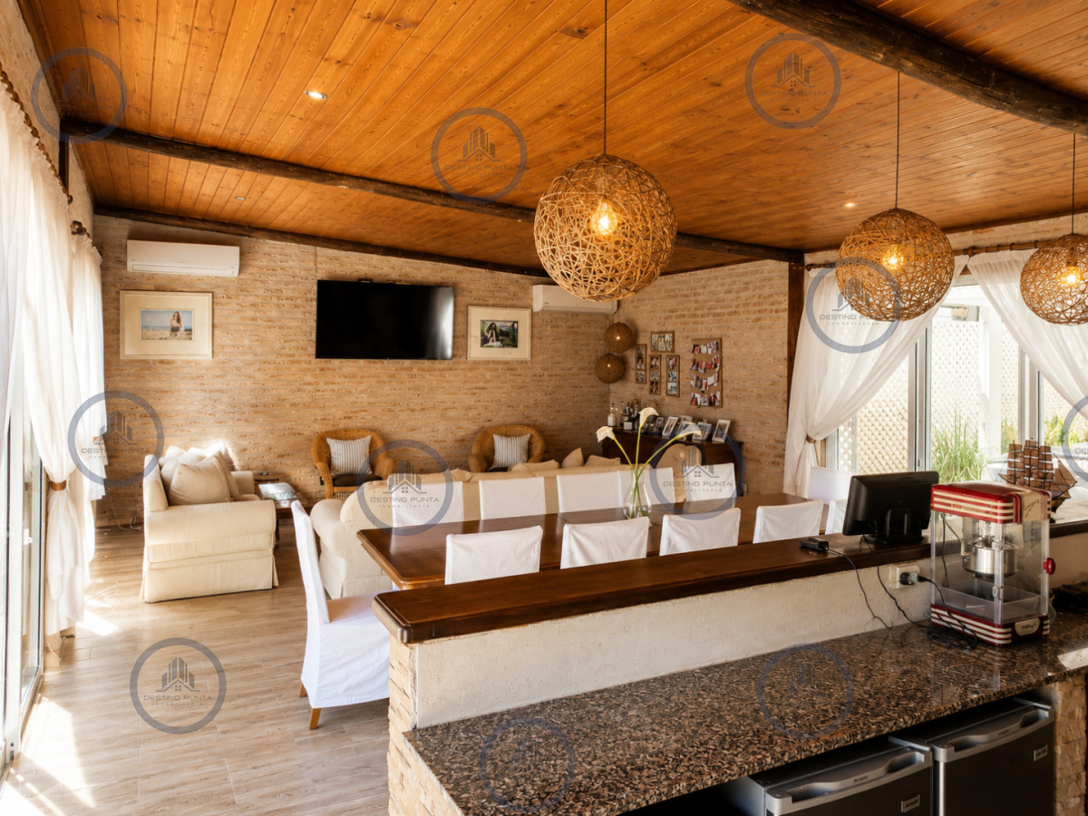Casa ID.375 - Excelente Casa de 5 Dormitorios en Barrio Privado La Arbolada, Punta del Este