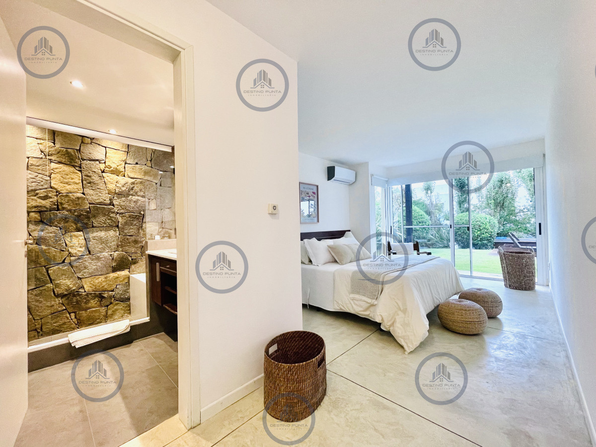 Casa ID.533 - Excelente Casa de 5 Dormitorios en Manantiales, Punta del Este