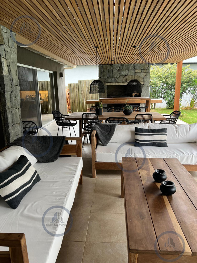 Casa ID.1996 - Excelente casa moderna de 4 Dormitorios más dependencia en barrio privado Pinar del Faro, José Ignacio 