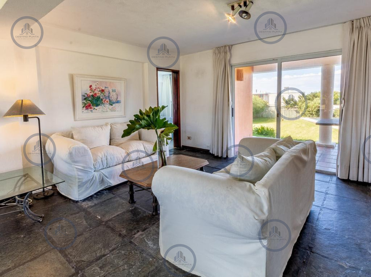 Casa ID.1097 - Excelente Casa de 4 Dormitorios con Vista al Mar y Piscina en Montoya, La Barra