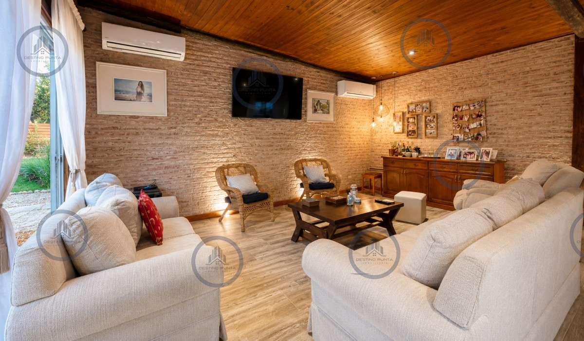 Casa ID.375 - Excelente Casa de 5 Dormitorios en Barrio Privado La Arbolada, Punta del Este