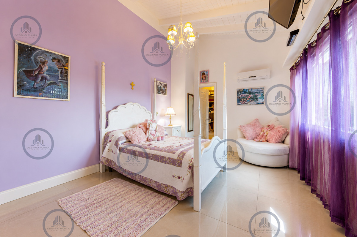 Casa ID.375 - Excelente Casa de 5 Dormitorios en Barrio Privado La Arbolada, Punta del Este