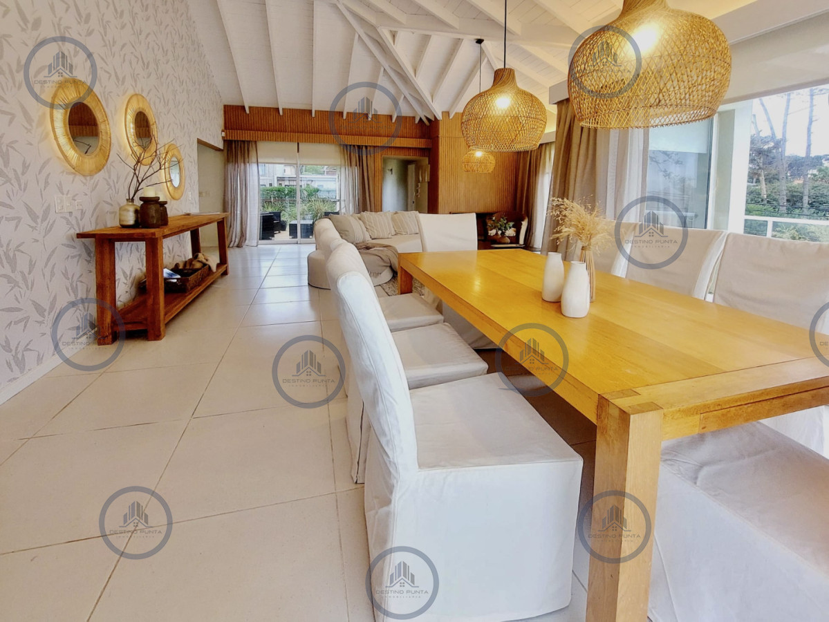 Casa ID.978 - Excelente Casa de 6 Dormitorios y Piscina en Montoya, La Barra