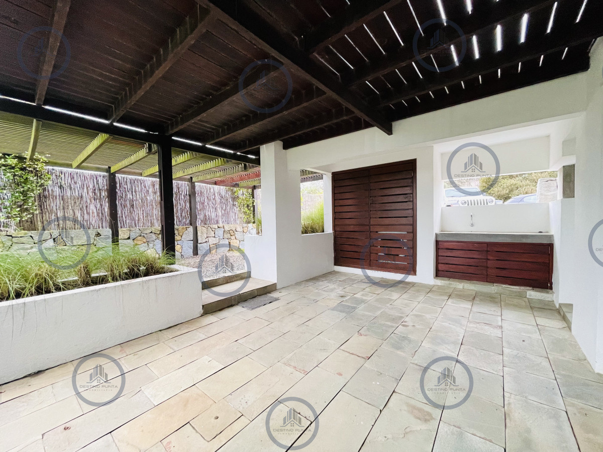 Casa ID.533 - Excelente Casa de 5 Dormitorios en Manantiales, Punta del Este