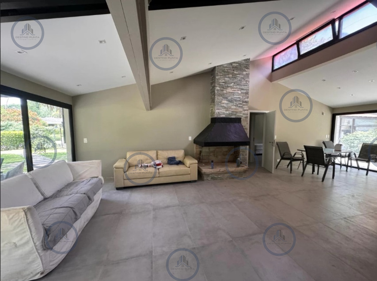 Casa ID.1408 - Casa Reciclada de 4 Dormitorios con Piscina en San Rafael, Venta y Alquiler Anual