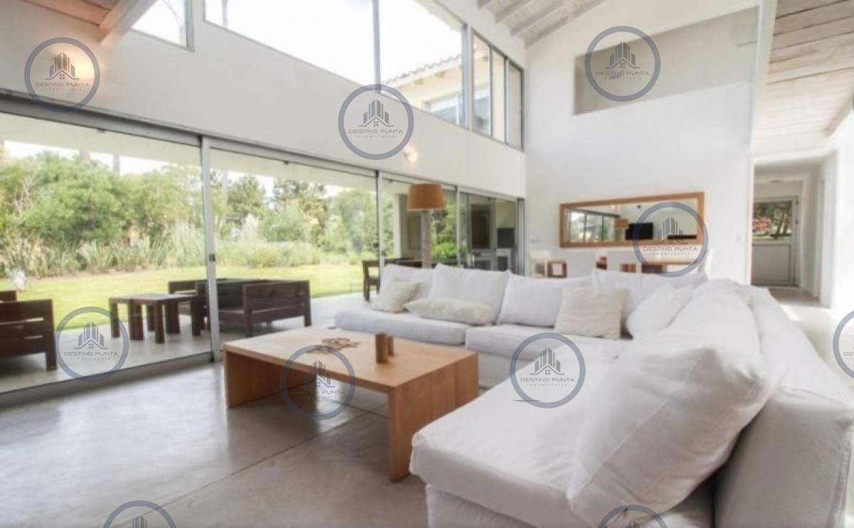 Casa de 4 suites mas dependencia de servicio en alquiler y venta Barrio Privado Laguna Blanca, Manantiales — fotografía 3