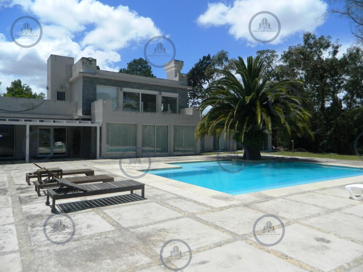 Moderna Casa de 4 Dormitorios en el Golf - Punta del Este — fotografía 1