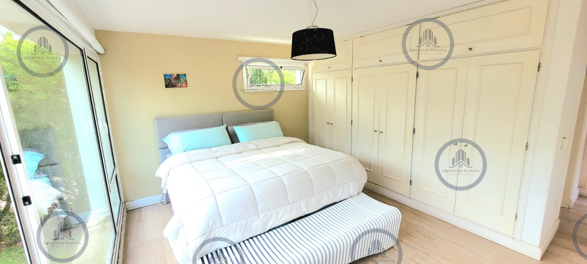 Casa ID.2392 - Casa moderna de 5 dormitorios y Piscina Climatizada en Punta del Este