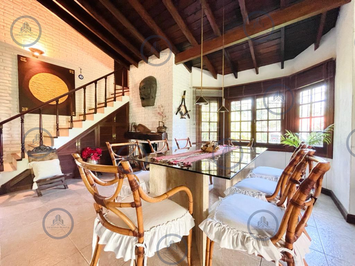 Casa ID.337 - Excelente Casa de 4 Dormitorios en Playa Mansa - Punta del Este