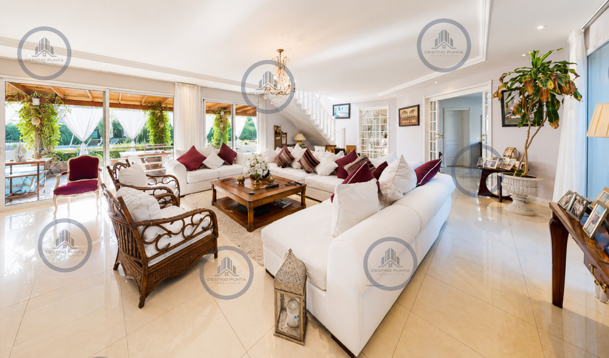 Casa ID.375 - Excelente Casa de 5 Dormitorios en Barrio Privado La Arbolada, Punta del Este