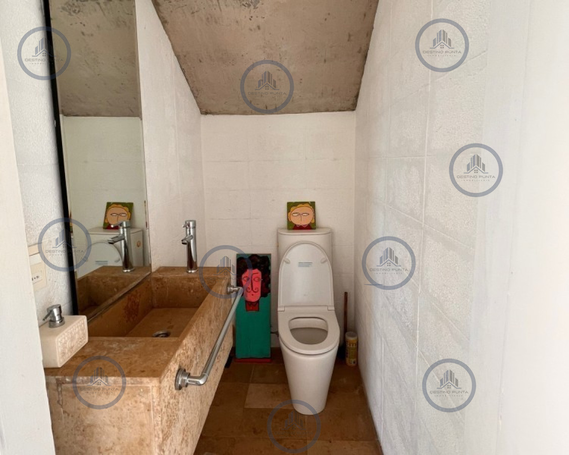 Casa ID.1370 - Venta y alquiler temporario de maravillosa casa a pasos del Mar con cinco dormitorios en suite, Punta Piedras, Manantiales