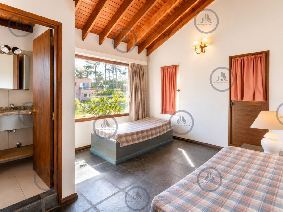 Casa ID.1097 - Excelente Casa de 4 Dormitorios con Vista al Mar y Piscina en Montoya, La Barra