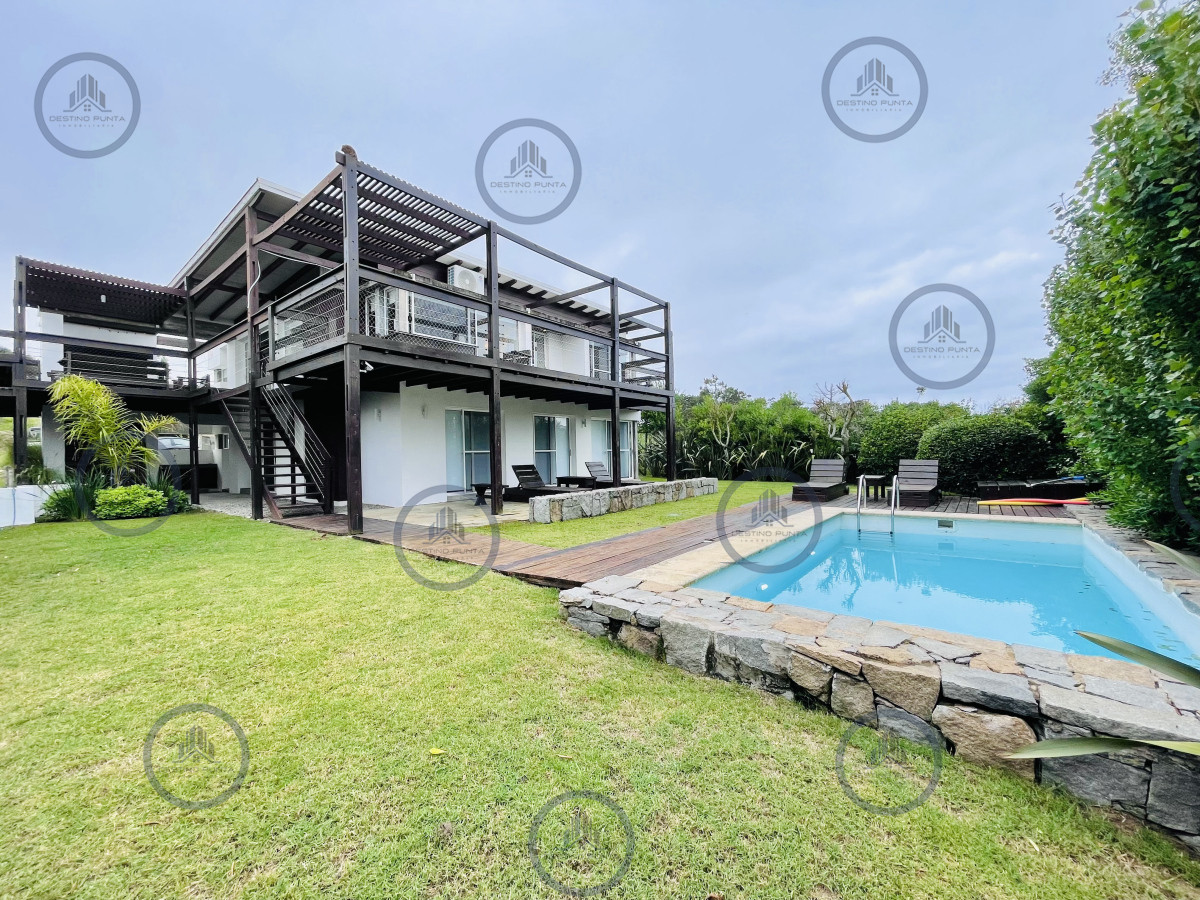 Casa ID.533 - Excelente Casa de 5 Dormitorios en Manantiales, Punta del Este