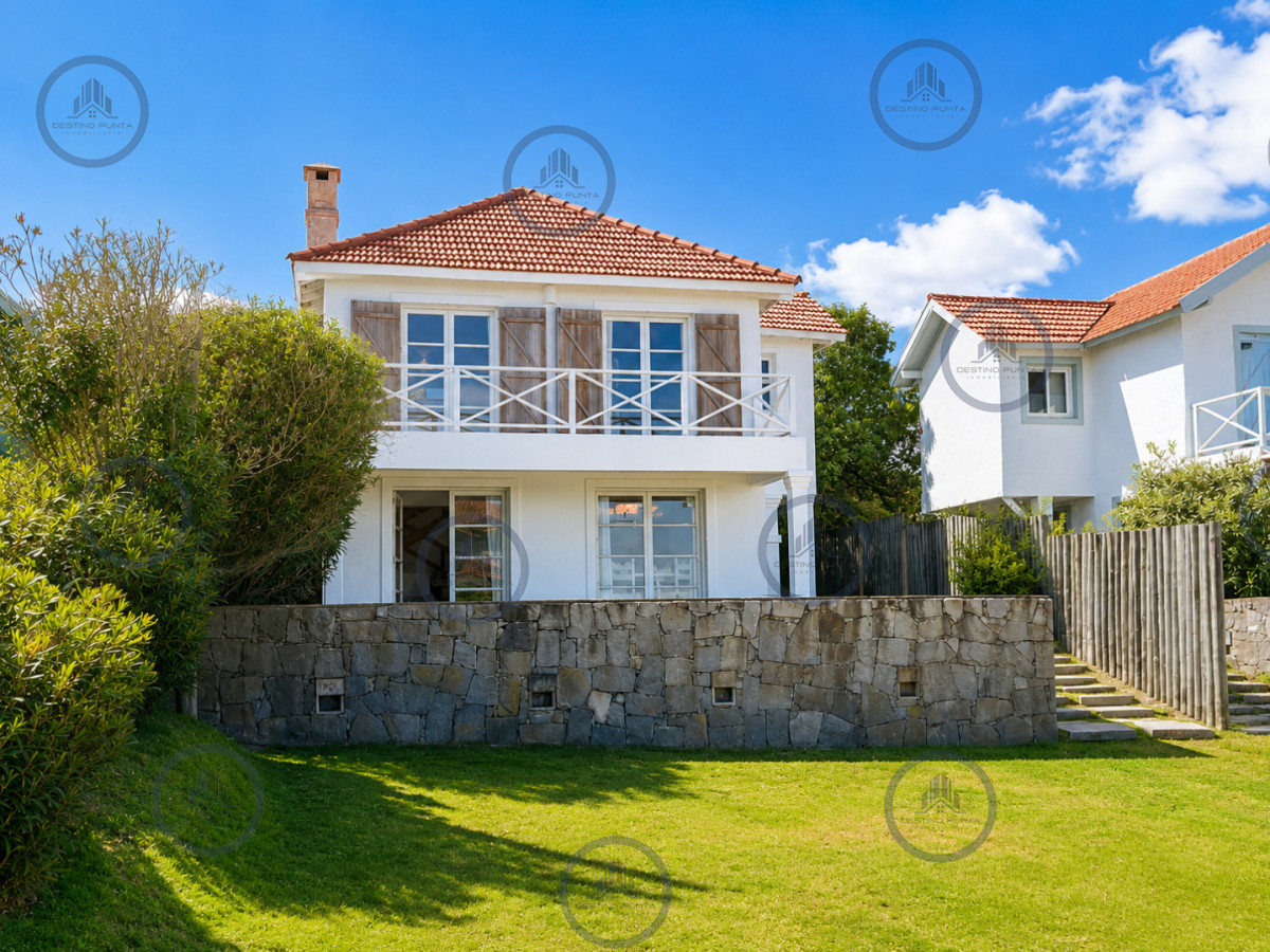 Casa ID.393 - Oportunidad en venta! Excelente Casa de 4 Dormitorios con Piscina y Parrillero en Montoya, La Barra