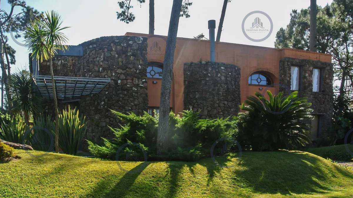 Excelente Casa de 5 Dormitorios, Piscina y Barbacoa en Barrio Privado, Punta del Este — fotografía 1