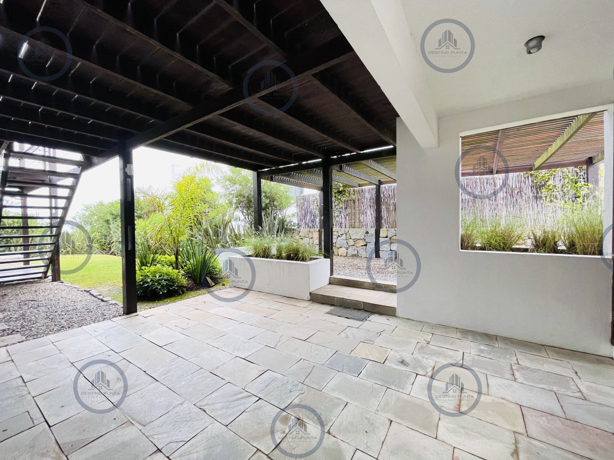 Casa ID.533 - Excelente Casa de 5 Dormitorios en Manantiales, Punta del Este