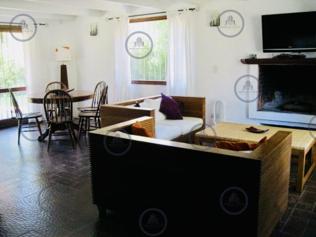Casa de 3 dormitorios al alquiler de temporada Barrio Pinares, Punta del Este — fotografía 3