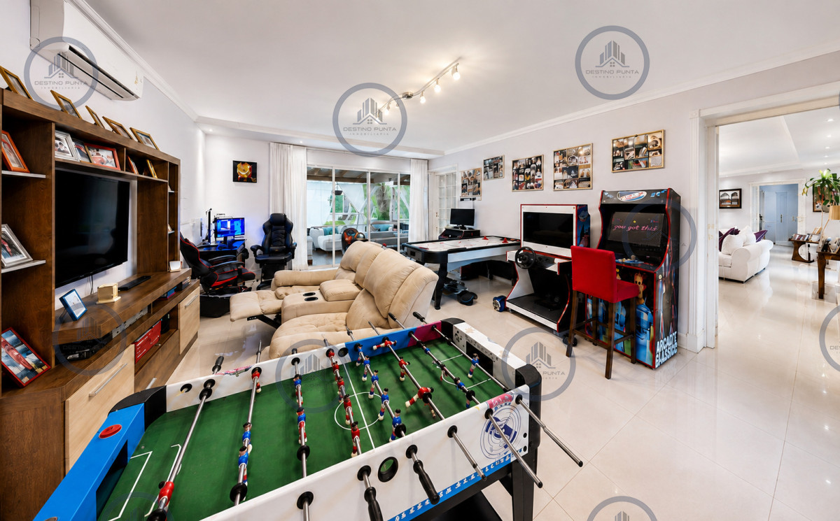 Casa ID.375 - Excelente Casa de 5 Dormitorios en Barrio Privado La Arbolada, Punta del Este