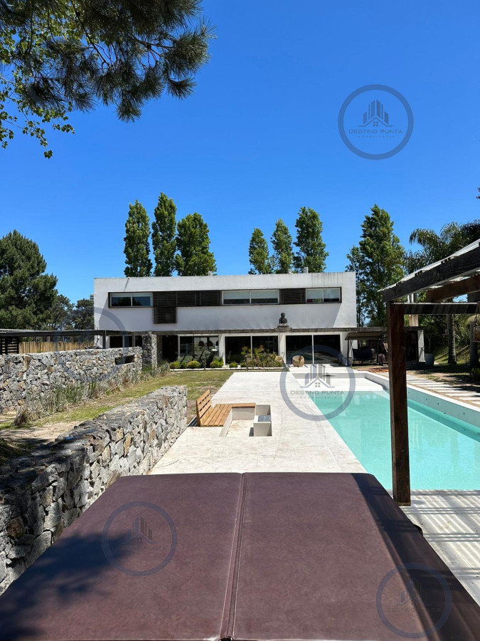 Casa de 6 Dormitorios en Barrio Privado con Piscina, Alquiler Anual, Punta del Este — fotografía 2