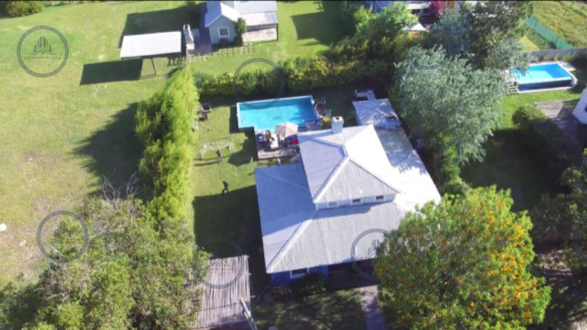 Casa de 3 Dormitorios y Piscina en La Barra — fotografía 2