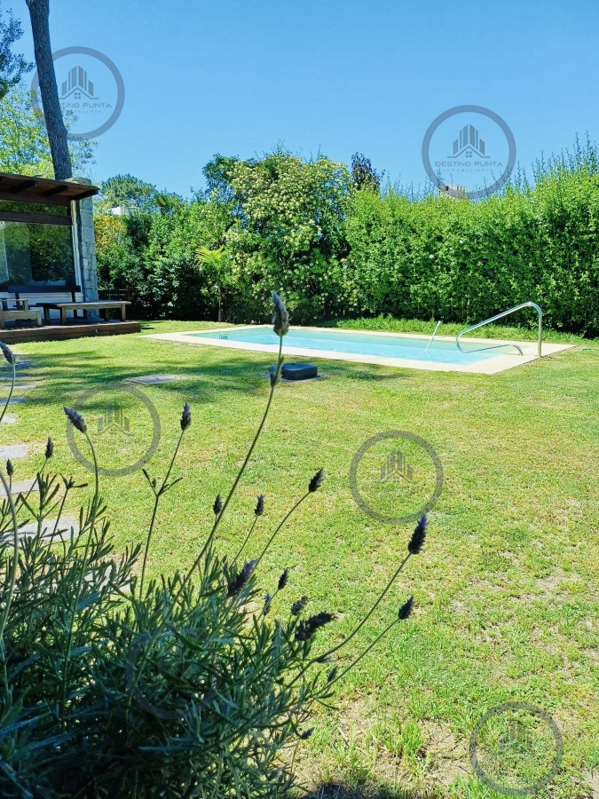 Casa de 3 Dormitorios en Montoya, La Barra — fotografía 1