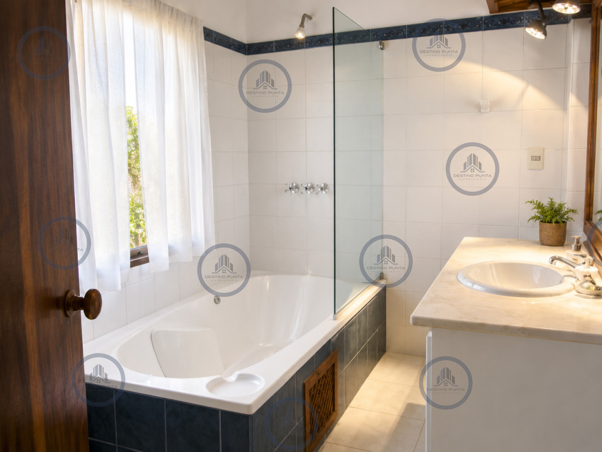 Casa ID.1097 - Excelente Casa de 4 Dormitorios con Vista al Mar y Piscina en Montoya, La Barra