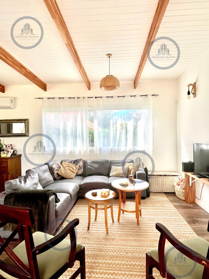 Casa ID.2838 - Casa de 3 dormitorios y 2 baños con piscina en barrio Marly, Punta del Este