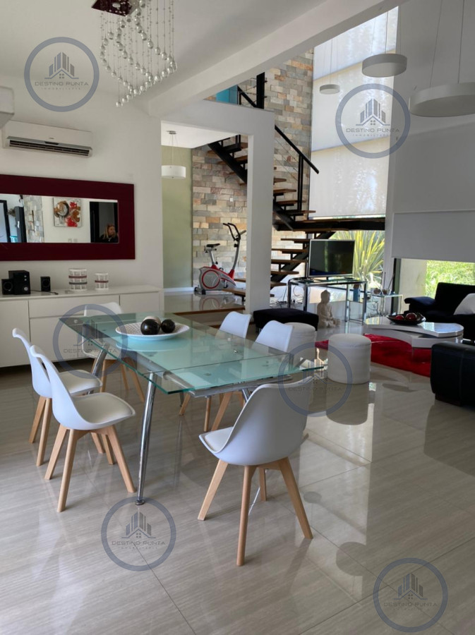 Excelente Casa de 4 Dormitorios y Piscina en Barrio Privado, Punta del Este — fotografía 3