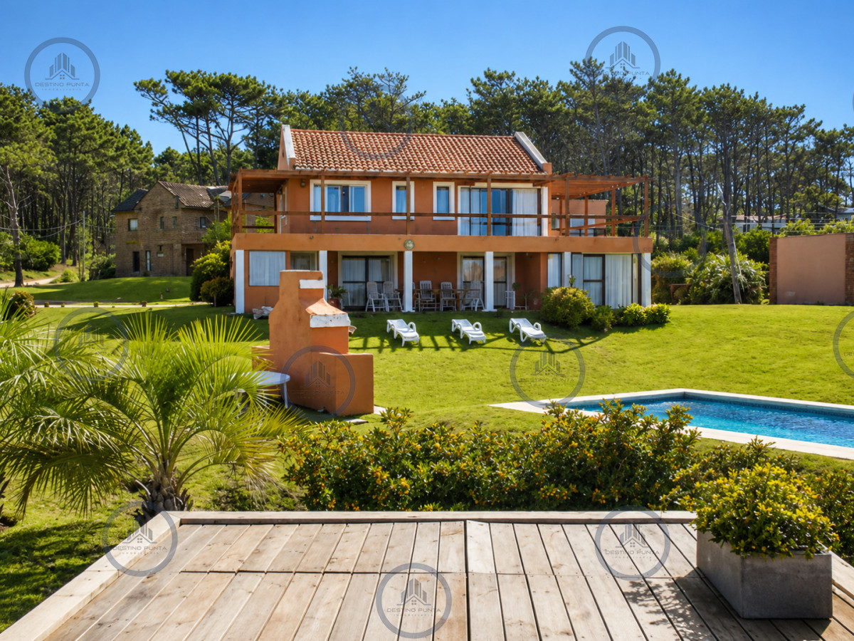 Casa ID.1097 - Excelente Casa de 4 Dormitorios con Vista al Mar y Piscina en Montoya, La Barra