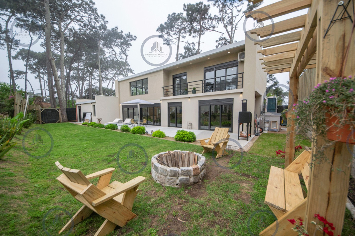 Casa ID.2366 - Casa en venta en San Rafael de 5 dormitorios, a estrenar