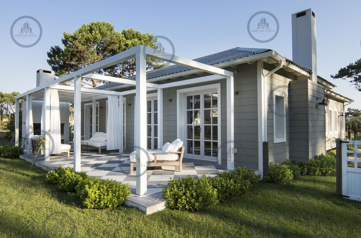 Venta y alquiler temporario de casa en Barrio Privado Pinar del Faro, José Ignacio — fotografía 1