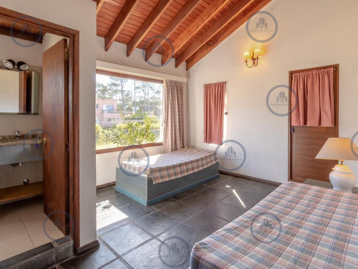 Casa ID.1097 - Excelente Casa de 4 Dormitorios con Vista al Mar y Piscina en Montoya, La Barra