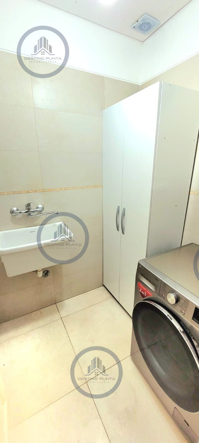 Casa ID.2392 - Casa moderna de 5 dormitorios y Piscina Climatizada en Punta del Este