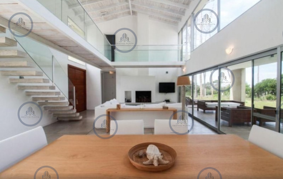 Casa de 4 suites mas dependencia de servicio en alquiler y venta Barrio Privado Laguna Blanca, Manantiales — fotografía 4