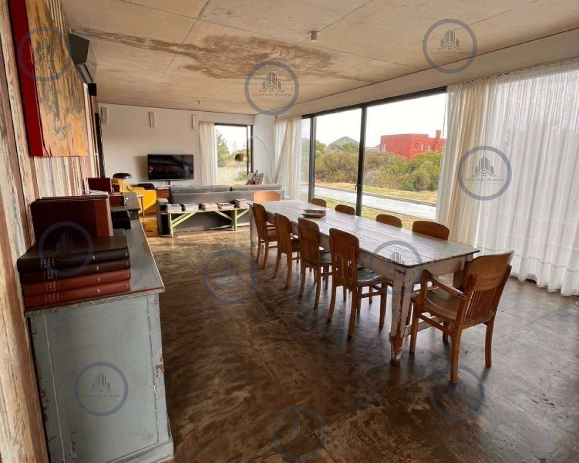 Casa ID.1370 - Venta y alquiler temporario de maravillosa casa a pasos del Mar con cinco dormitorios en suite, Punta Piedras, Manantiales